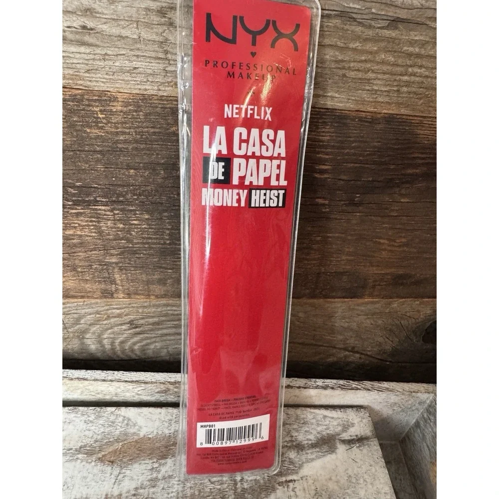NYX Professional Makeup x Netflix La Casa de Papel Face‎ Brush – MHPB01